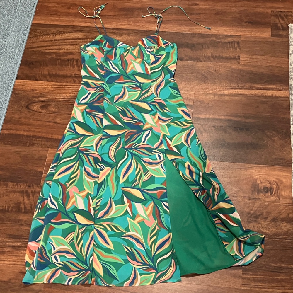 Vibrant Leaf Print Midi Dress with Spaghetti Straps
